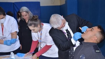 Üniversitemizden Polis Öğrencilerine Ağız ve Diş Sağlığı Taraması!